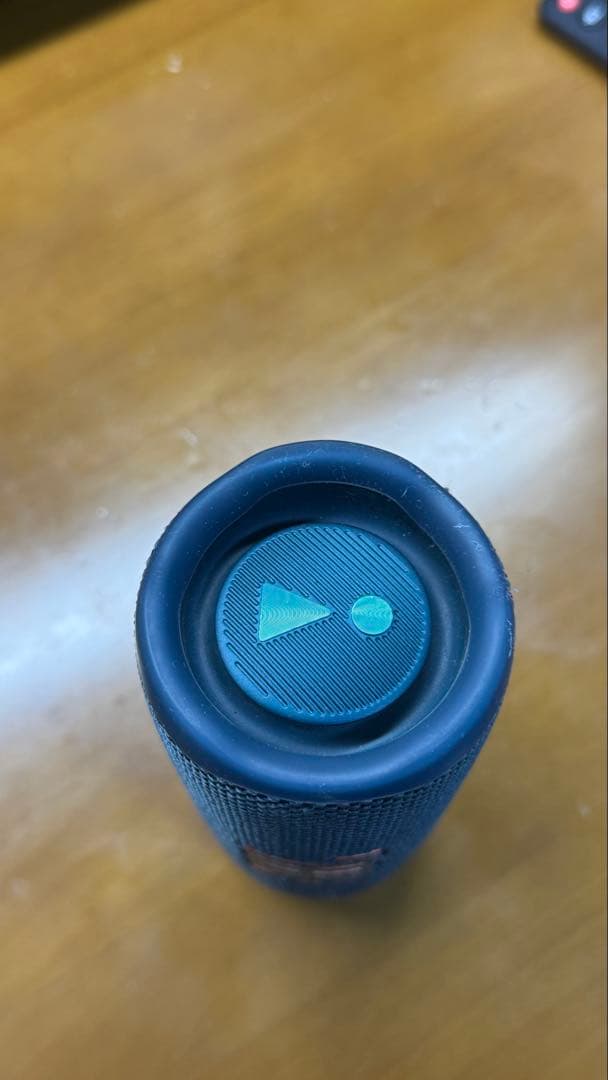 JBL FLiP6 ブルー 横置きのゴムなし