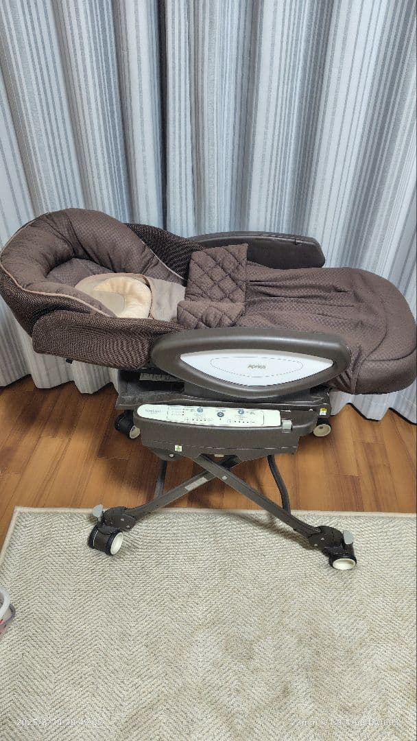 Aprica 電動ハイローチェア ユラリズムオート HIDX