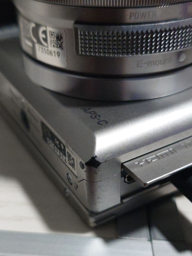 SONY α6000Y ミラーレスカメラ シルバー　ダブルレンズキット