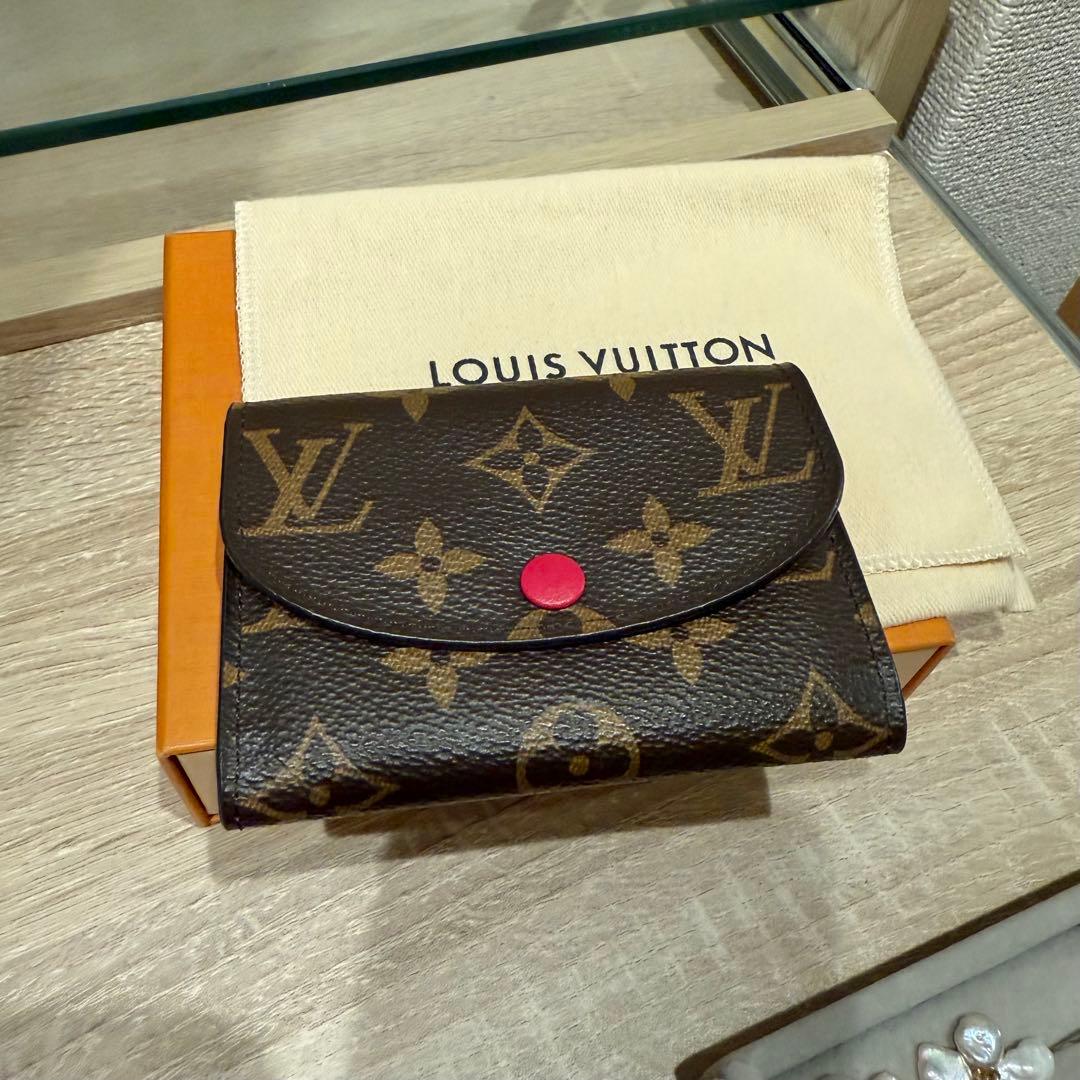 ルイヴィトン ポルトモネロザリ モノグラム 折り財布 フューシャ