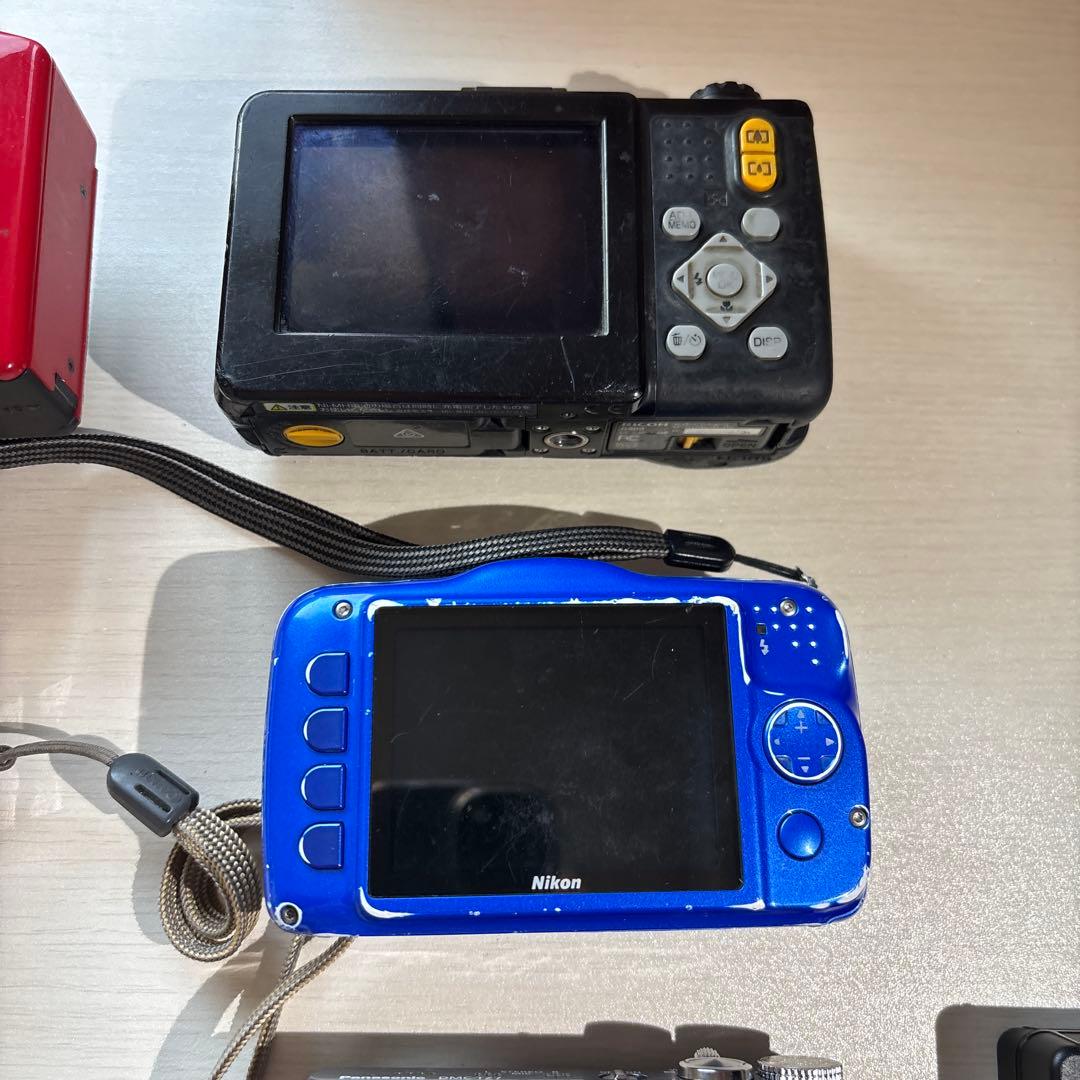 デジタルカメラセットとフィルムカメラ（各種ブランド） … **ジャンク**