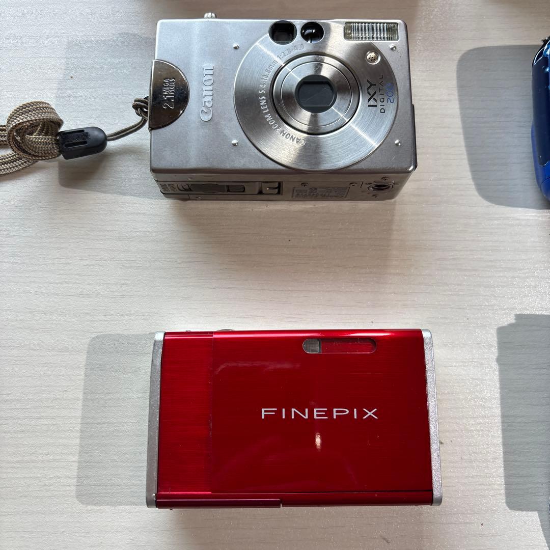 デジタルカメラセットとフィルムカメラ（各種ブランド） … **ジャンク**