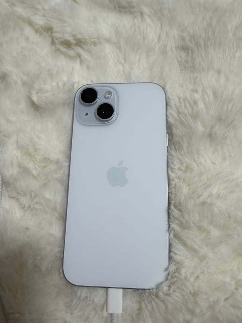 Apple iPhone 15 ブルー