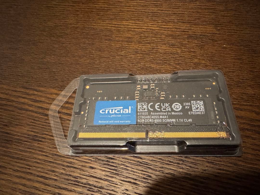 Crucial 8GB DDR5 SO-DIMM メモリー