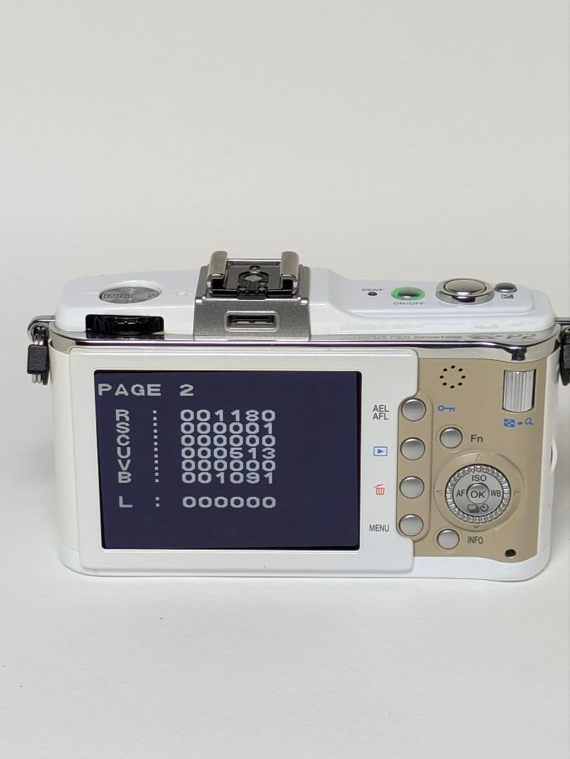 【美品】OLYMPUS ミラーレス一眼レフカメラ ホワイト