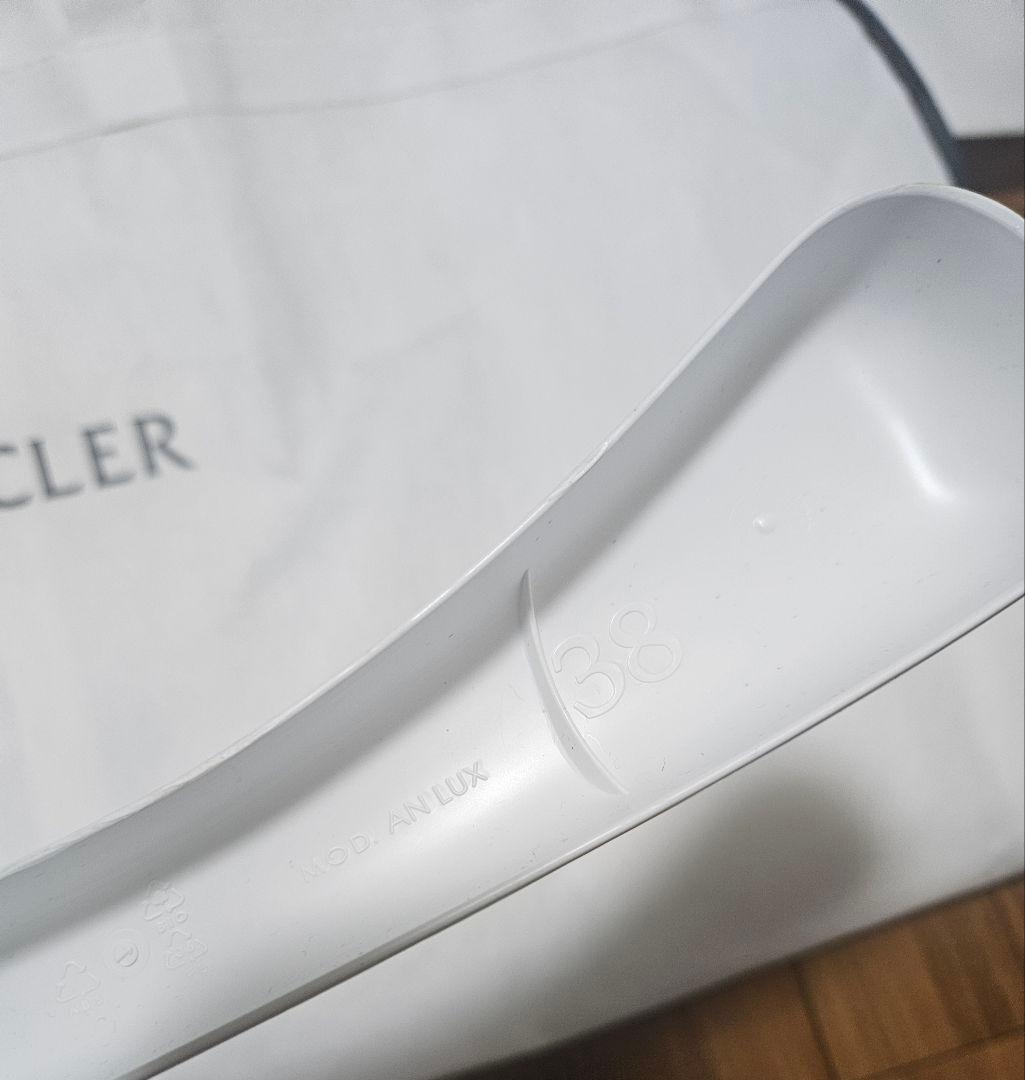 MONCLER 衣類カバー5枚とハンガー1本