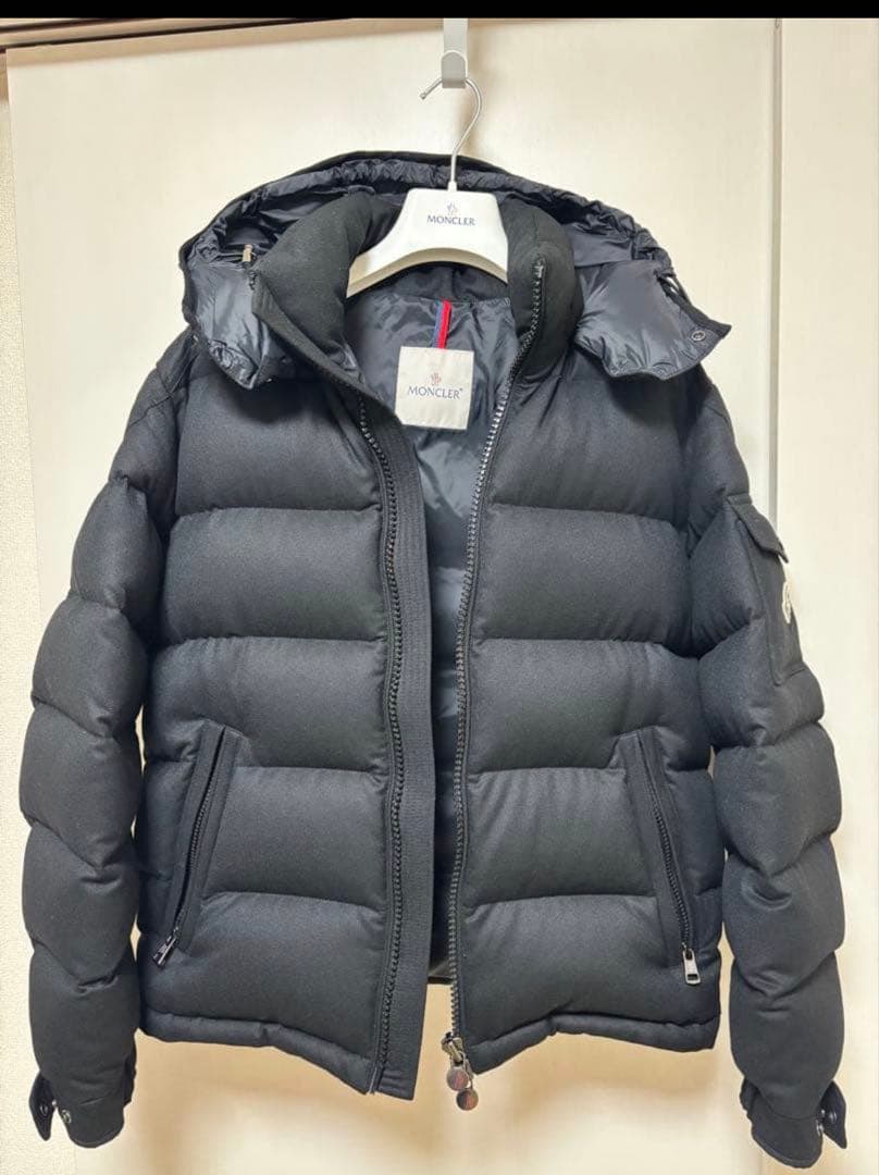 まあちゃん MONCLER フード付き ブラックダウンジャケット