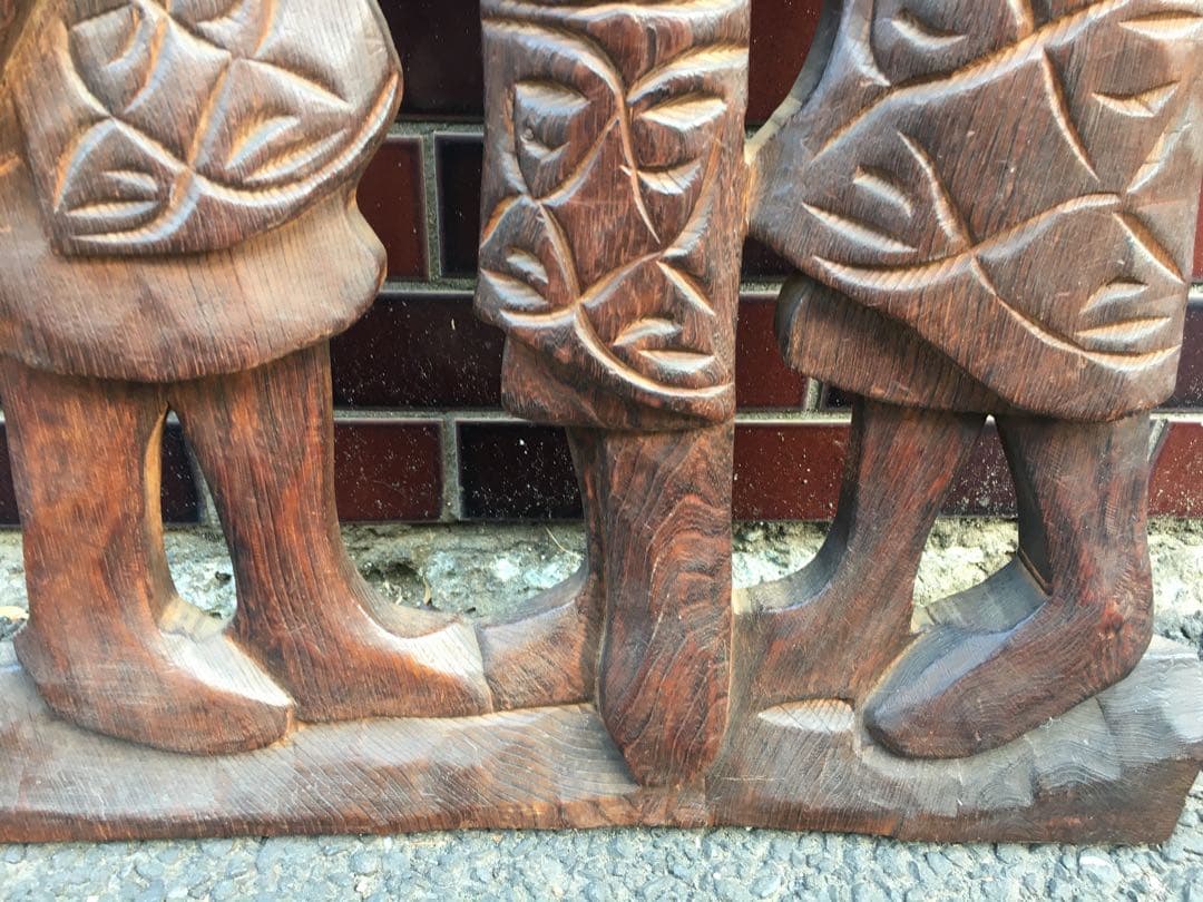 やっかい猫様　レトロ　木彫　壁かけ