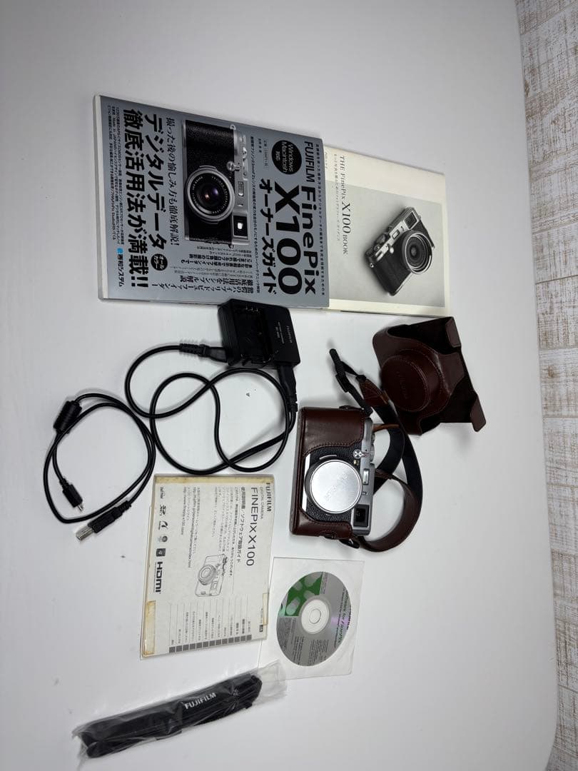 【極美品】富士フイルム X100 コンパクトデジタルカメラ