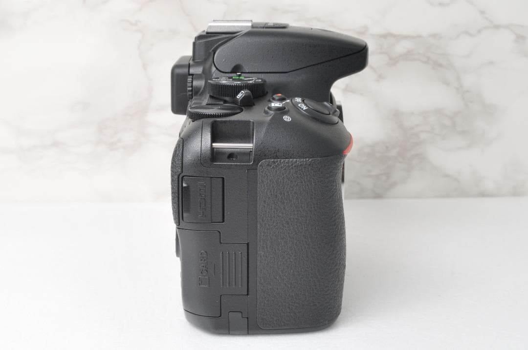 Nikon D5500 ボディ⭐️Wi-Fi スマホ転送 一眼レフカメラ ニコン