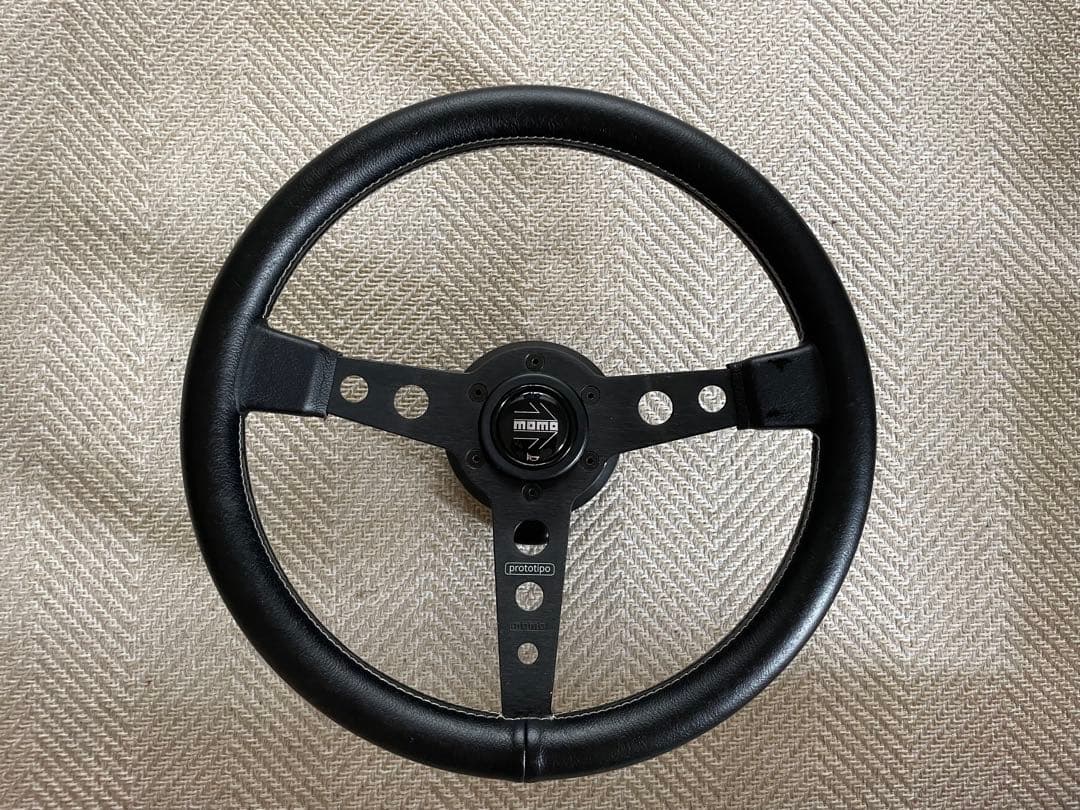 momo プロトタイプ ステアリング ホーンボタン付き