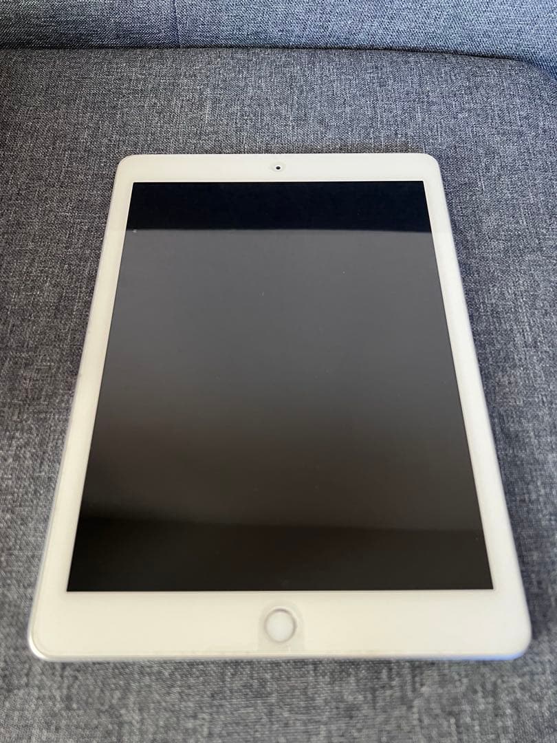 iPad第6世代Wi-Fiモデル　シルバー