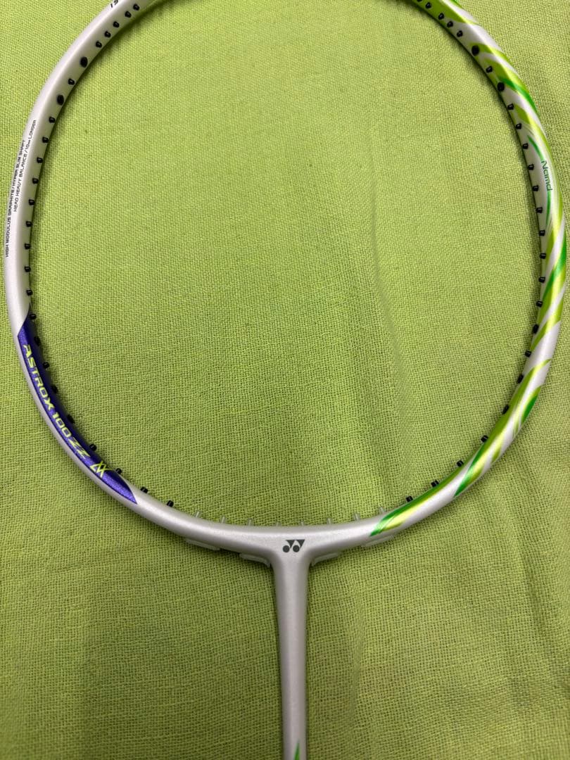 最安値　新品YONEX ASTROX 100 ZZ va 4UG5 グリップ付き