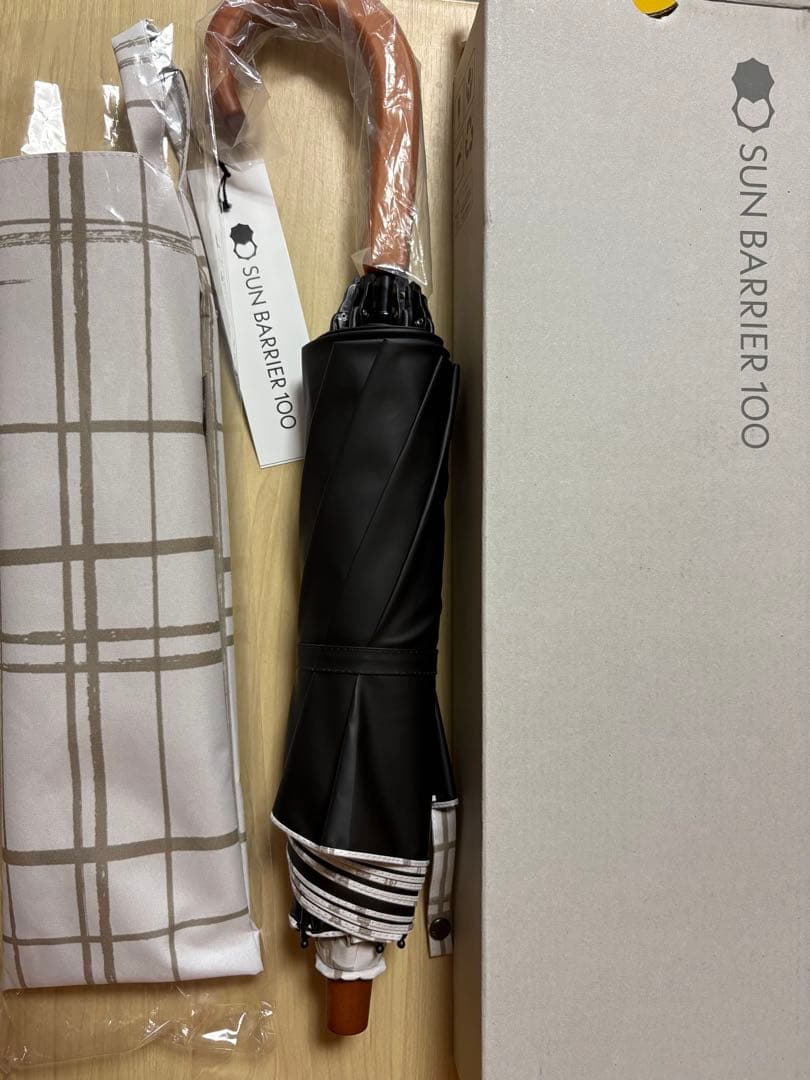 サンバリア100 折りたたみ日傘 2段格子柄木曲がり手元
