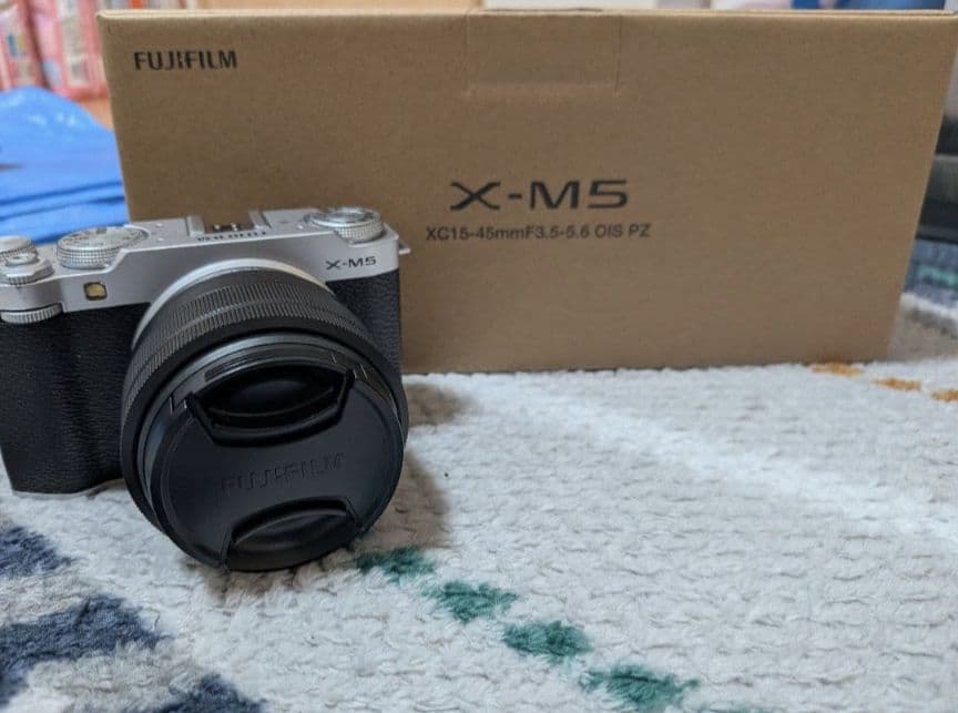 年末まで！Fujifilm X-M5 ミラーレスカメラ　レンズキット　シルバー