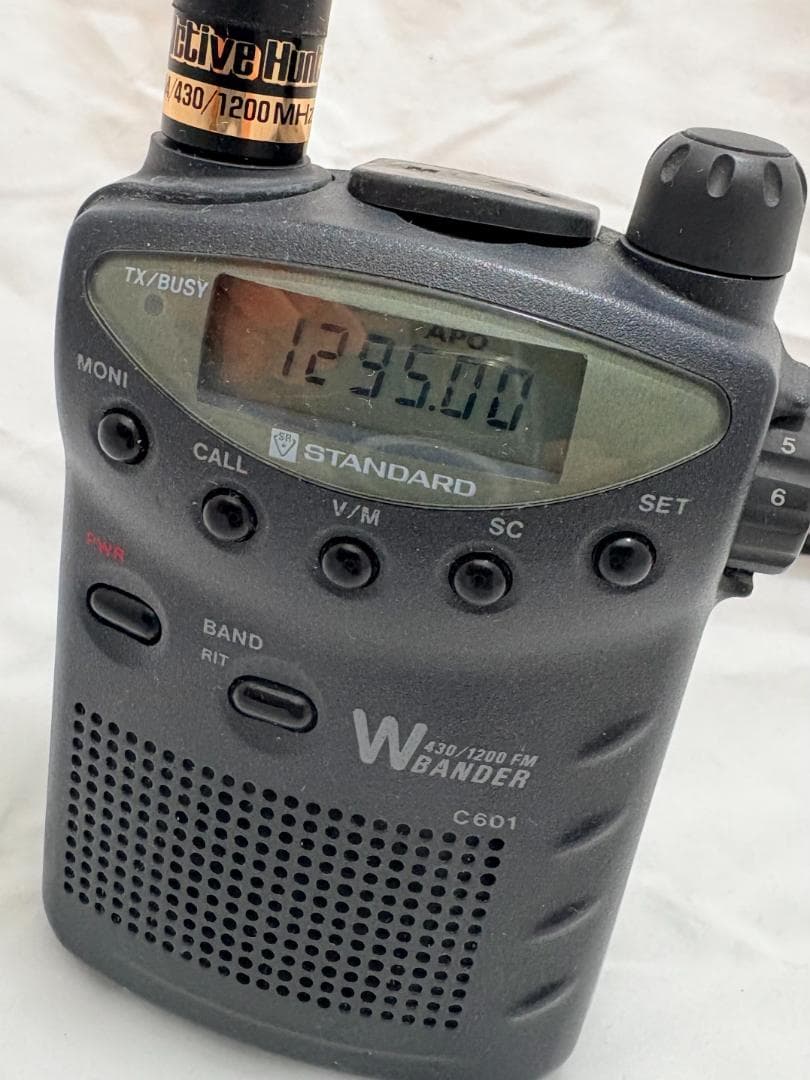 STANDARD C601(430/1200MHz FMハンディ機)