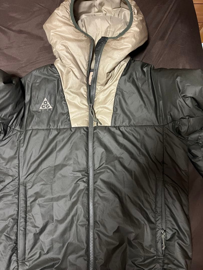NIKE ACG ダウンジャケット フード付き