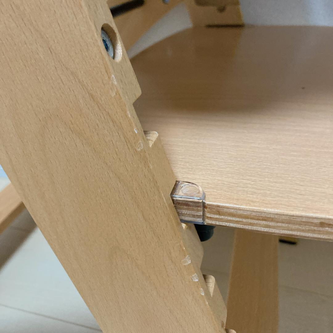 Abiie ビヨンドジュニア ハイチェア 取り外しトレイ＆テーブル＆ベルト付