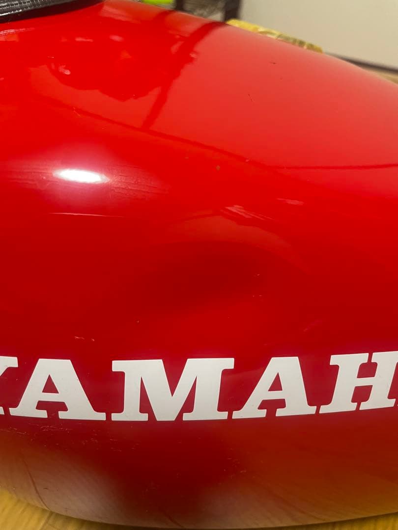 YAMAHA SR400 タンク 赤
