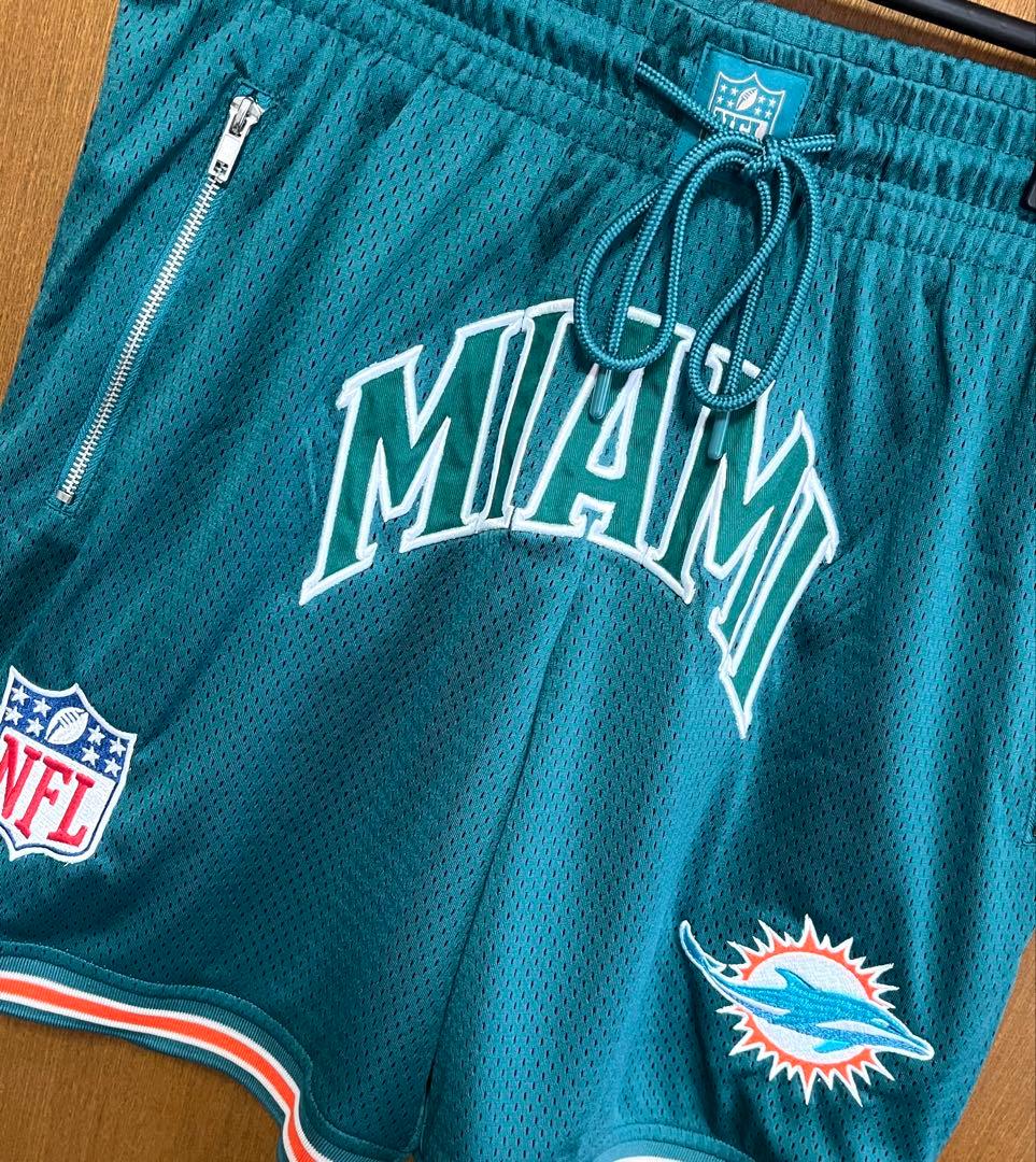 ハザードらんぷ 　★新品★NFL フットボール　ドルフィンズ　ハーフパンツ