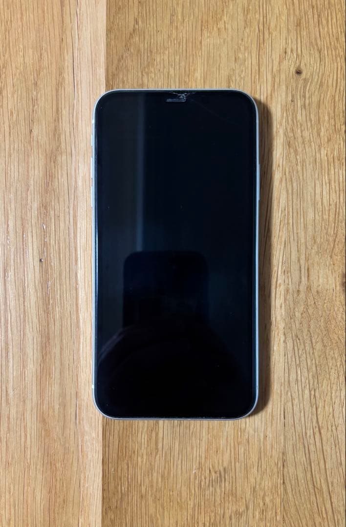 猫*様 Apple iPhone 11 ホワイト 本体