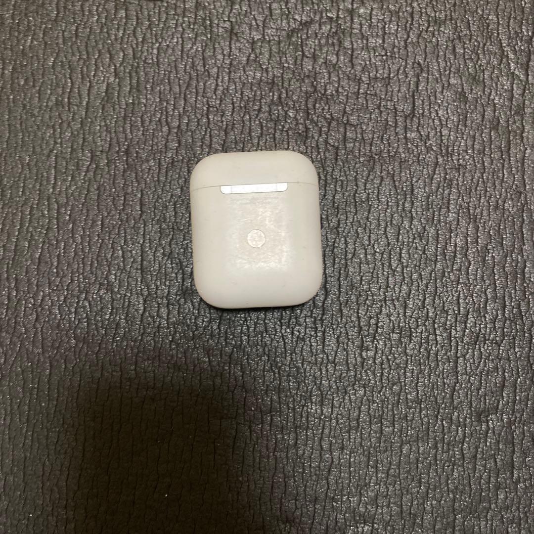 Apple 国内正規品　AirPods 第二世代　右耳　左耳　充電ケース
