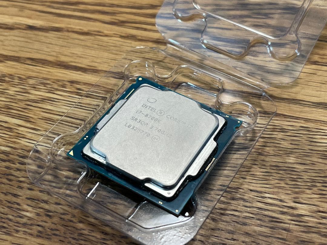 Intel CPU core i7 8700K 殻割り