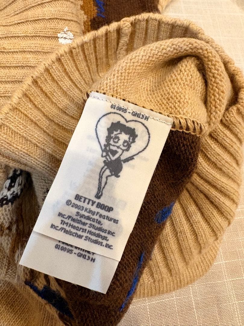 ICEBERG BETTY BOOPアートプリント タートルネックセーター