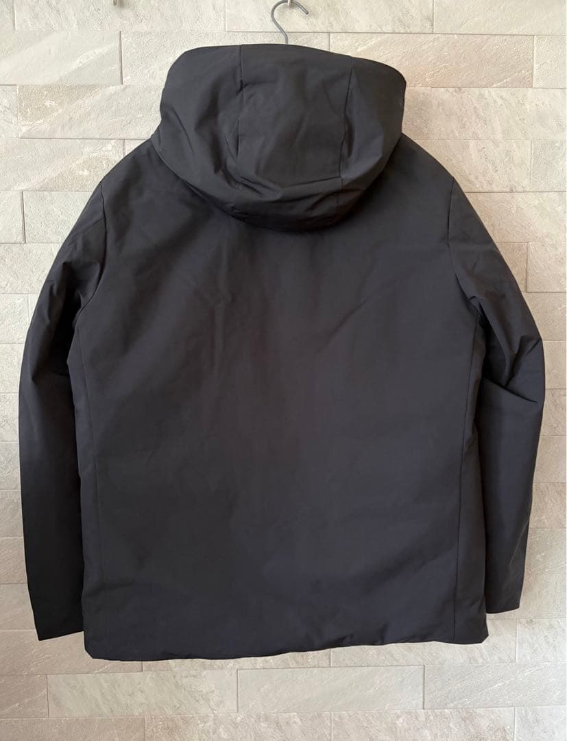 ユニクロ　2025AW ハイブリッドダウンパーカー ブラック　Lサイズ