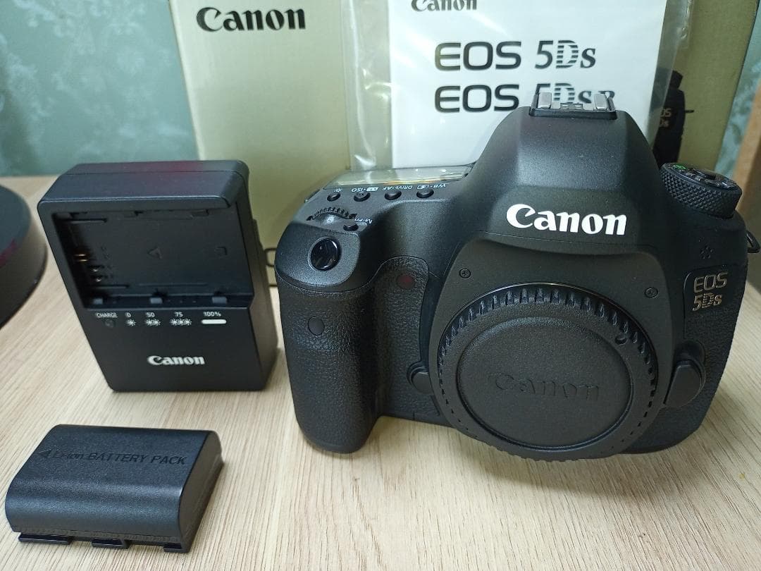 美品Canon EOS 5Ds デジタル一眼レフカメラ 本体