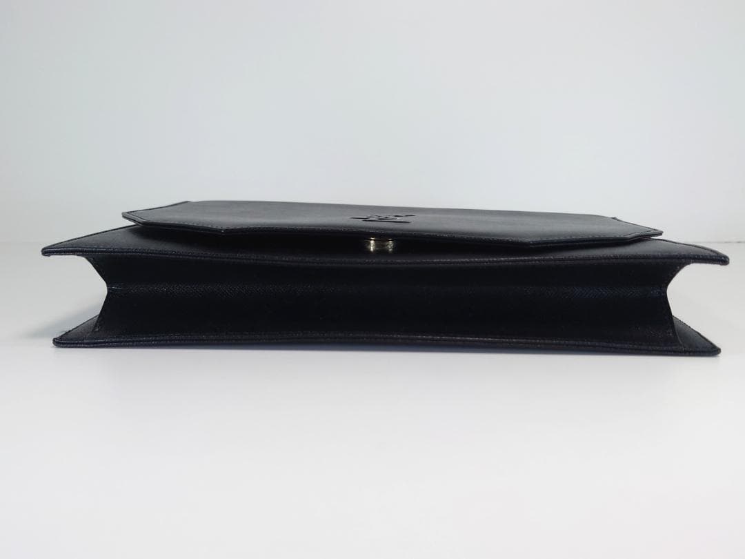 【美品】イヴサンローラン YSL クラッチバッグ カサンドラ　黒