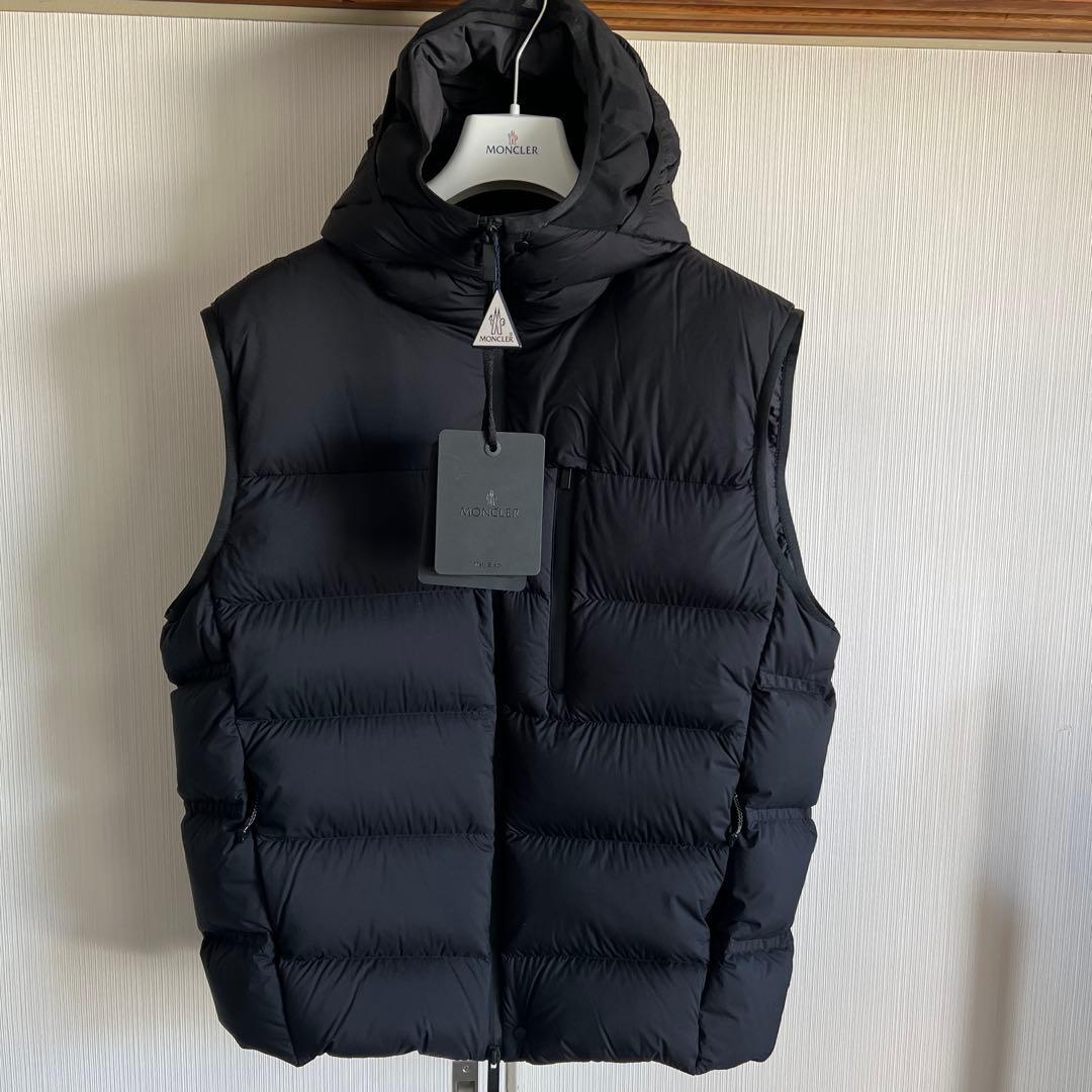 モンクレール(MONCLER)ダウンベストTAMEGAGIUBBOTTO TG1