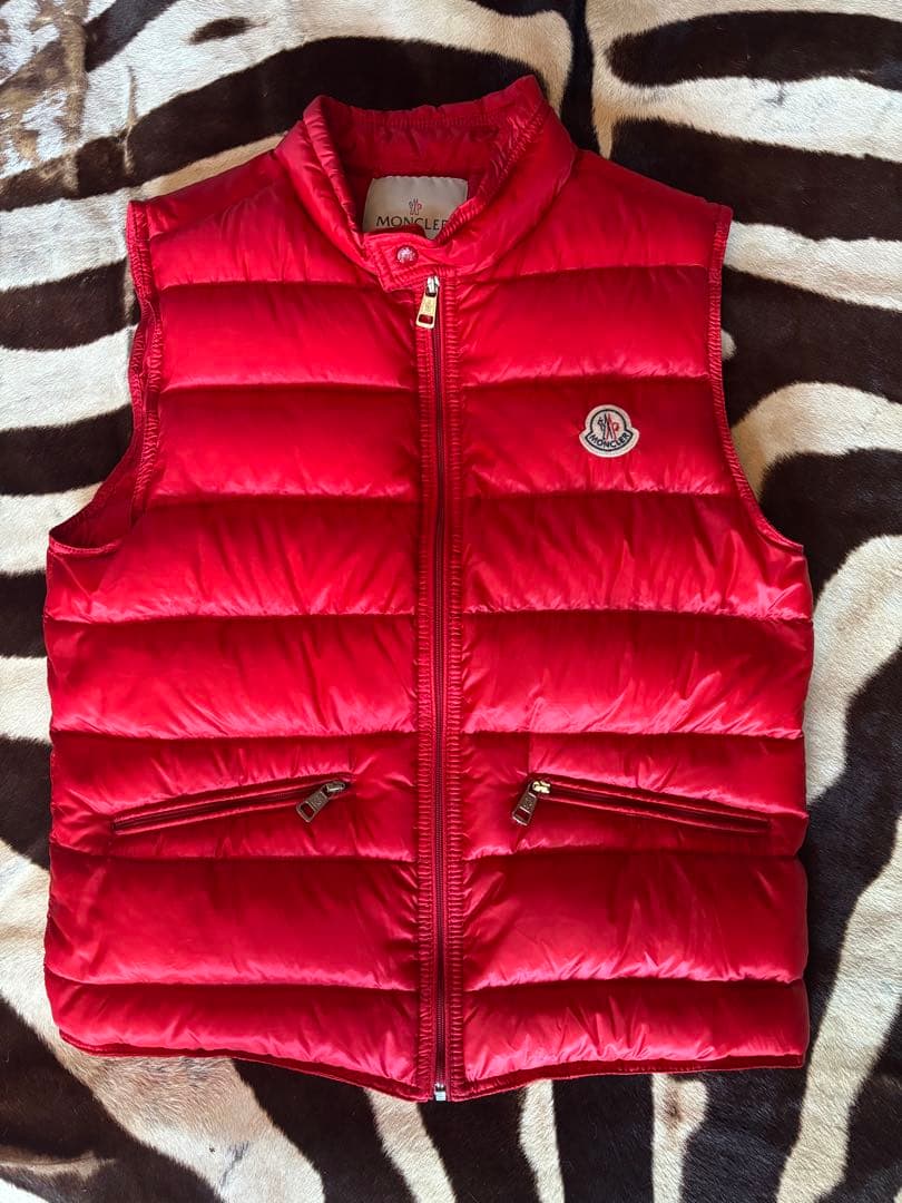 つ*ん様 国内正規品　MONCLER モンクレール　ダウンベスト 赤　レッド