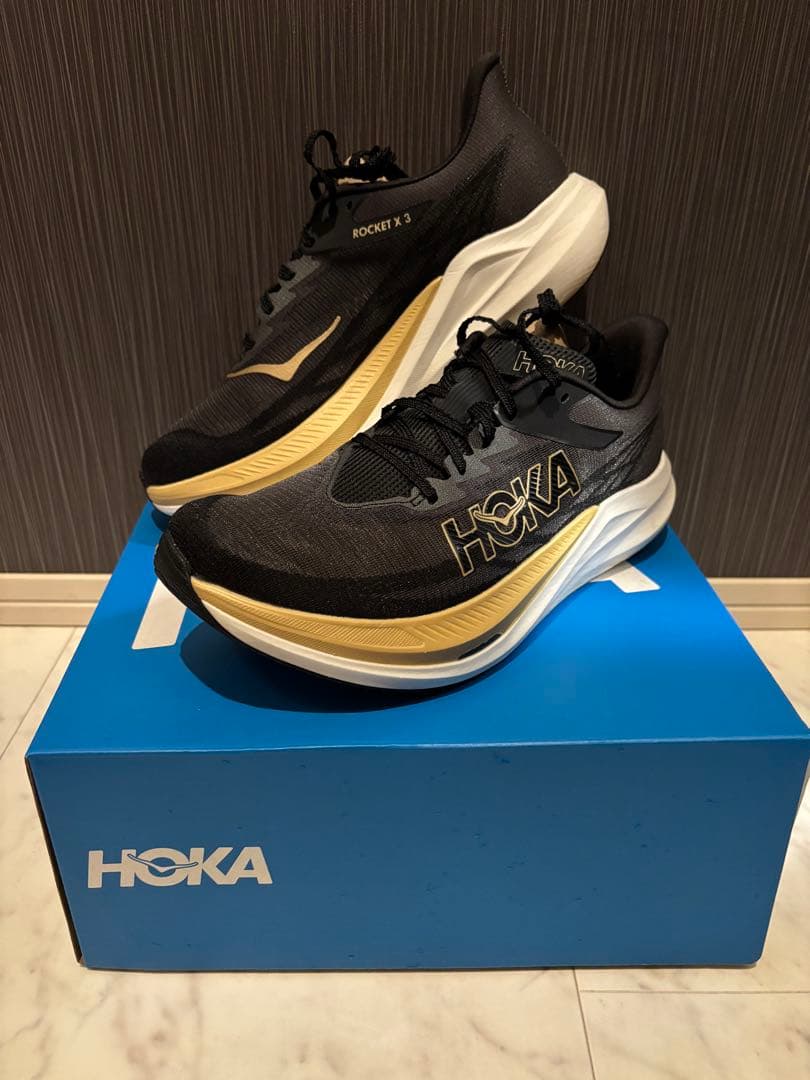 本日限定値下　HOKA Rocket 3 ブラック　ゴールド　26.5cm