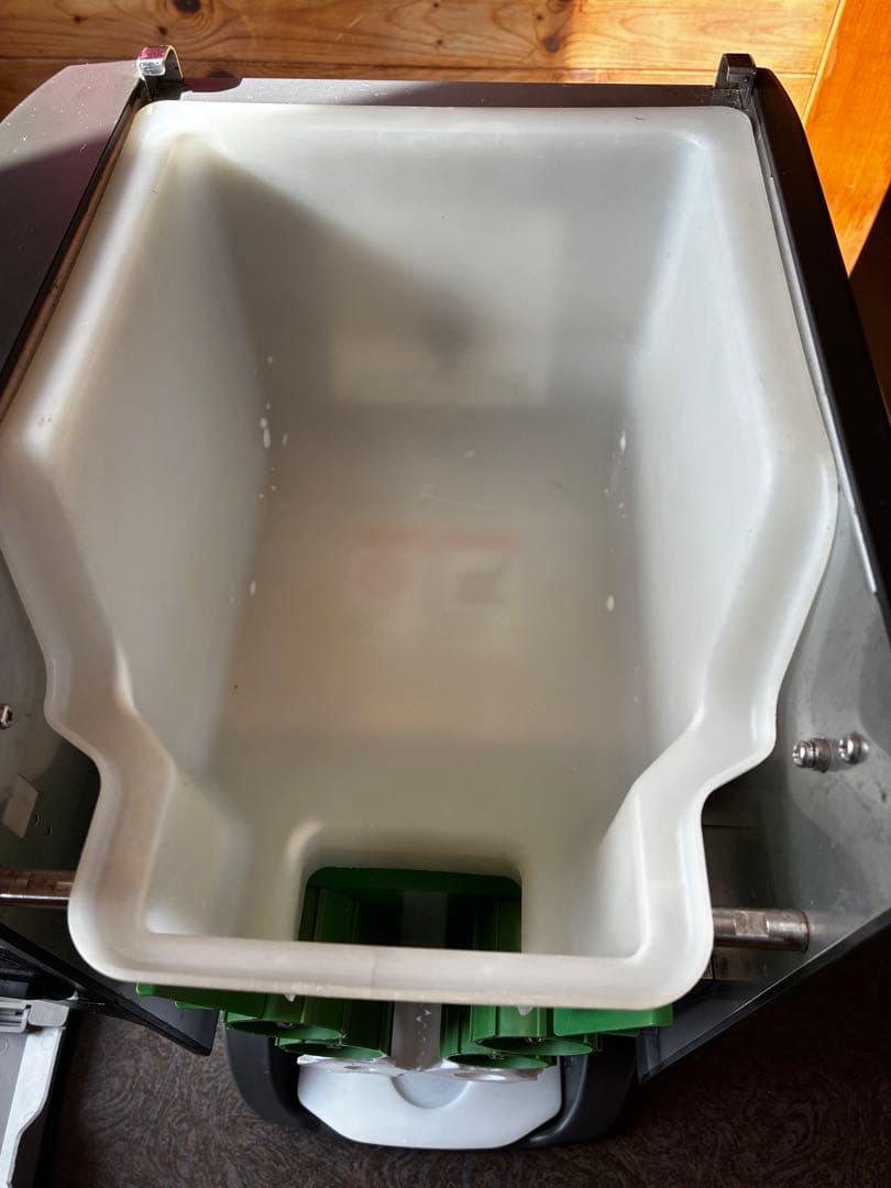 シャリ玉成形機　寿司ロボット　AUTEC ASM405S グレー