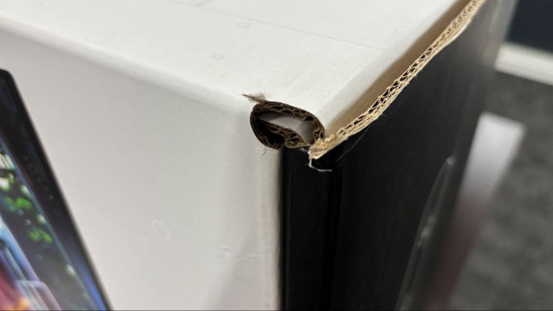 【未開封】Alienware 32 4K QD-OLED ゲーミングモニター