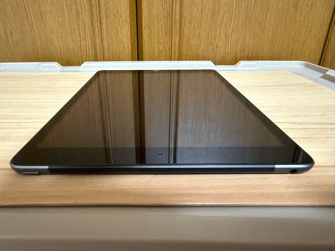 L*o様 Apple iPad 第8世代 32GB スペースグレー 本体
