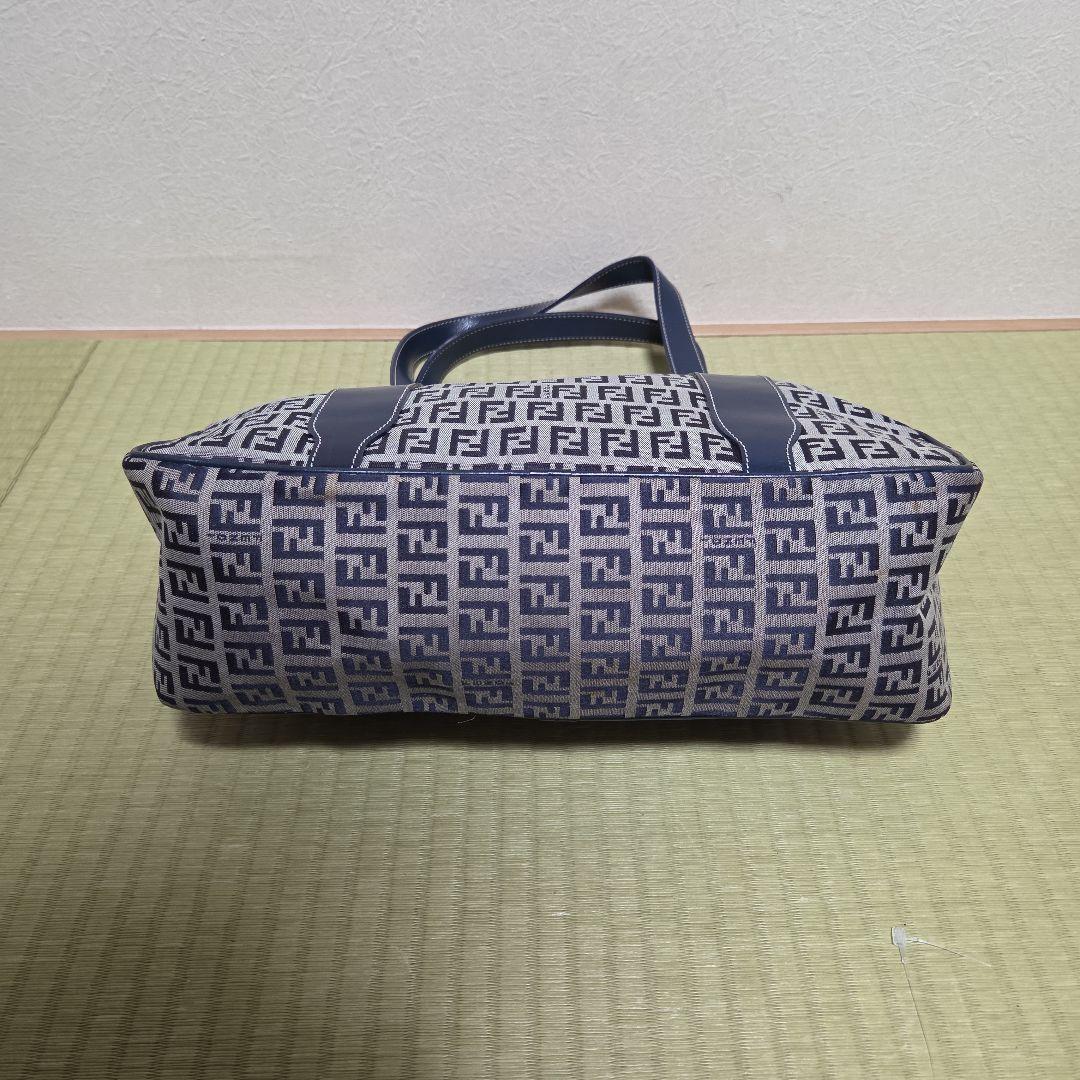 FENDI ズッキーニ ネイビー がま口　 ハンドバッグ マンマバケット