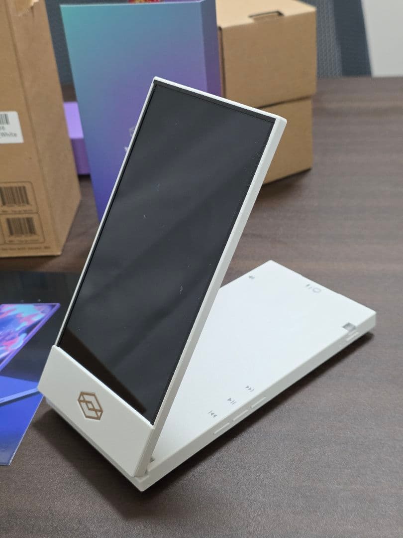 lookig glass go 裸眼立体視ディスプレイ