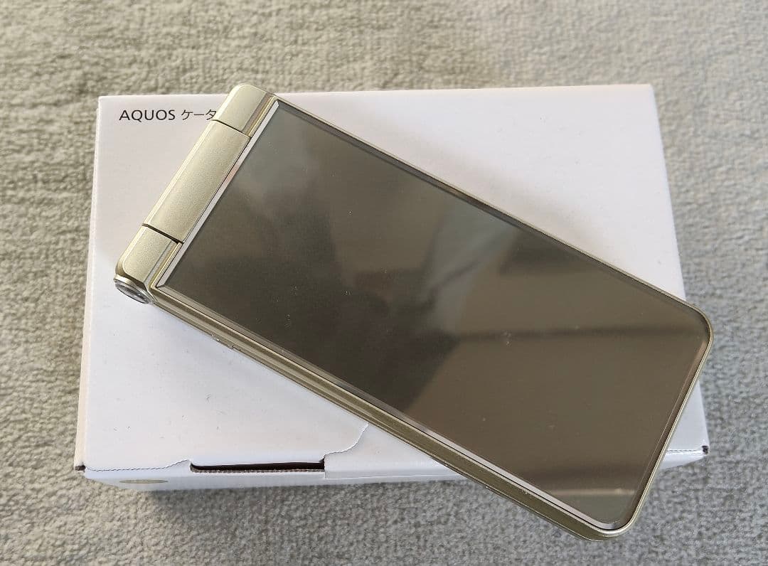 601SH AQUOSケータイ2 アクオス ほぼ未使用 フルセット 元箱入 !