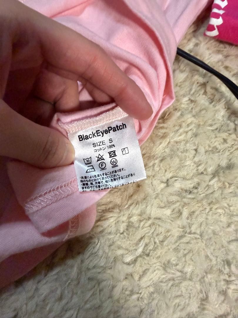 ブラックアイパッチ　トップス　LANA着用