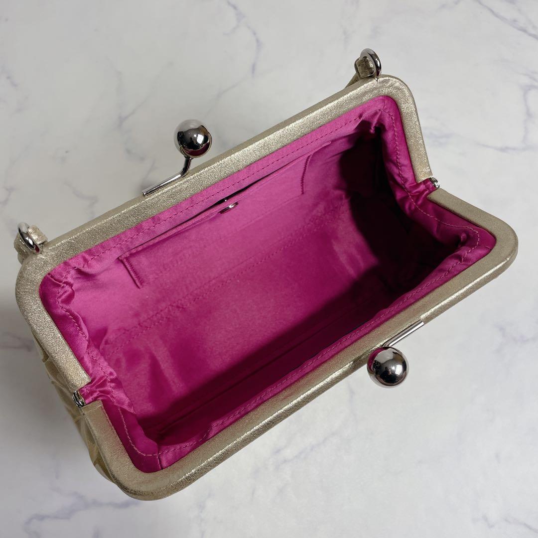 新品同様✨COACH アクセサリーポーチ がま口 シグネチャー イエローゴールド