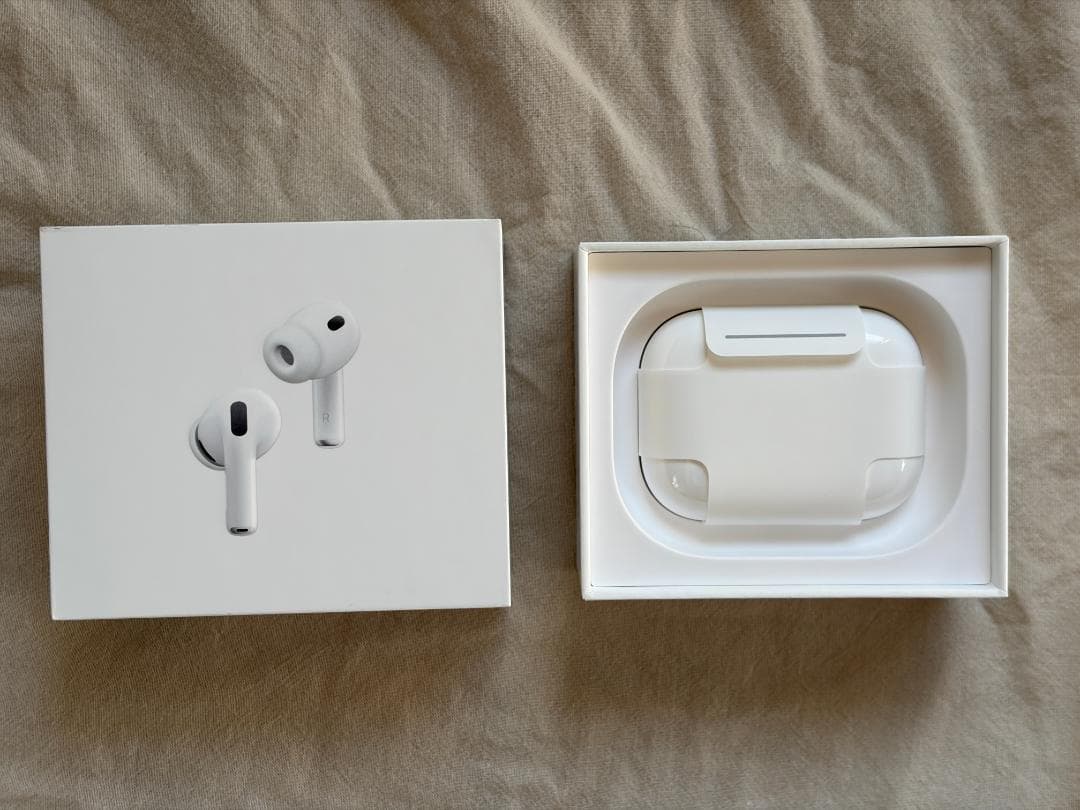 Apple AirPods Pro 3 + クリアケース