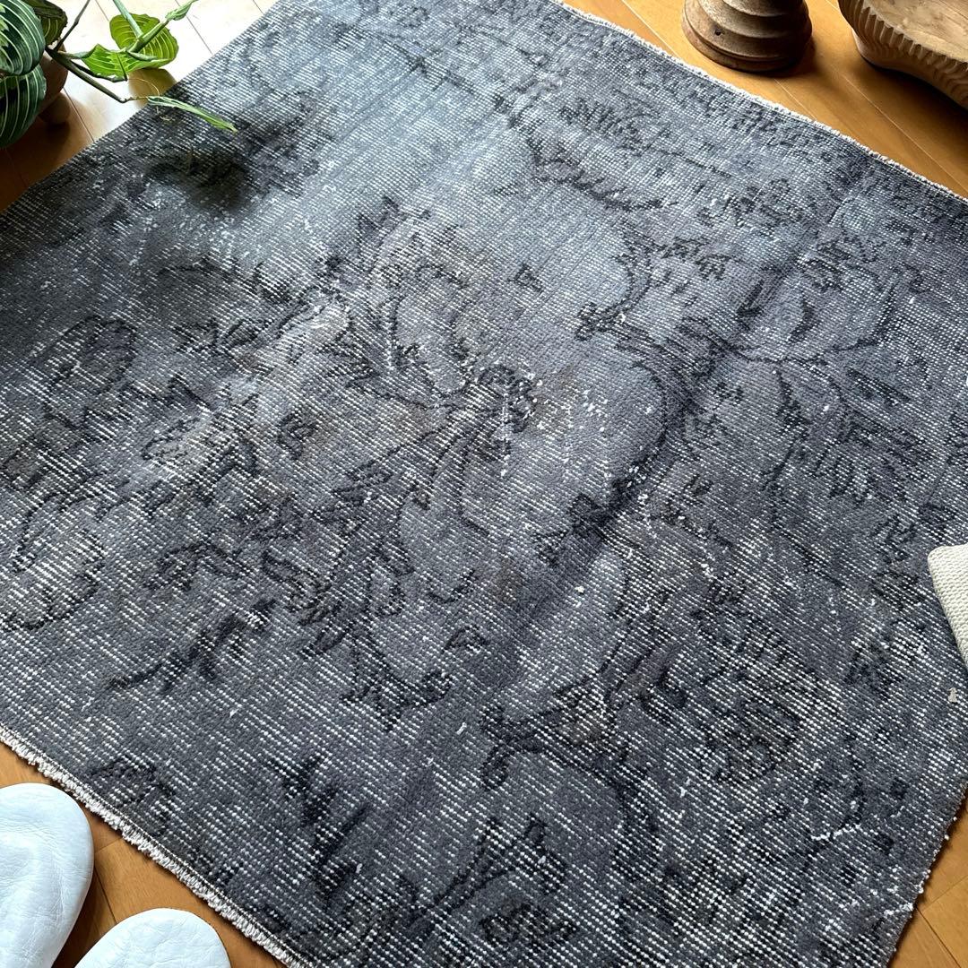 92.5×92.5 正方形　ダークグレイ　ボタニカル　トルコヴィンテージラグ