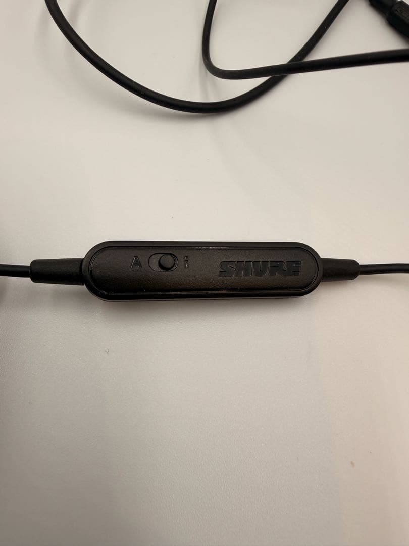 【動作確認済】SHURE SE215 高遮音性イヤホン ホワイト 有線B