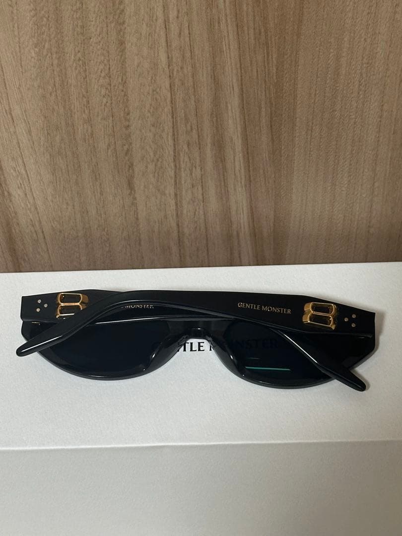 ジェントルモンスター　GENTLE MONSTER Vamp　黒