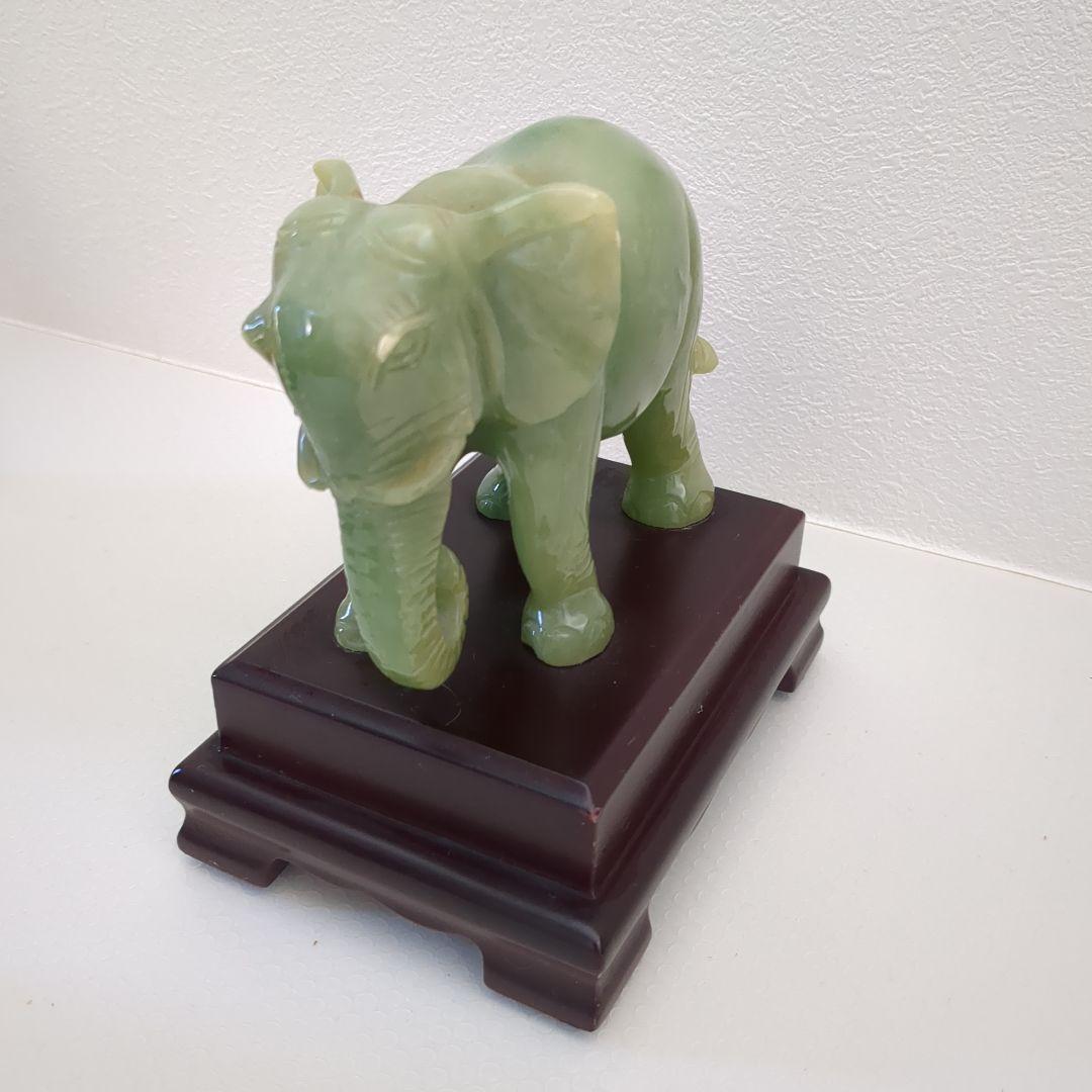 象の置物　台座あり