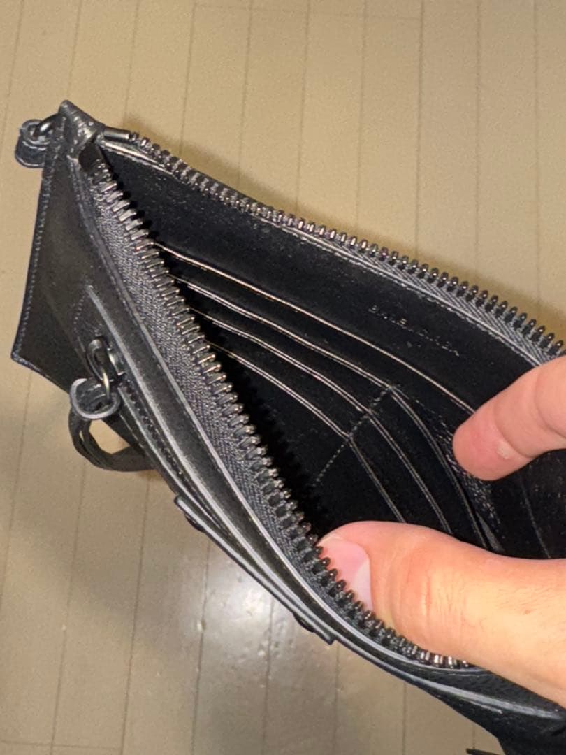 【未使用級】バレンシアガ クラッチバッグ ネオクラシック レザー 黒