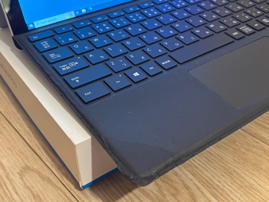 ［本体美品］Surface Pro5 128GBメモリ4GB