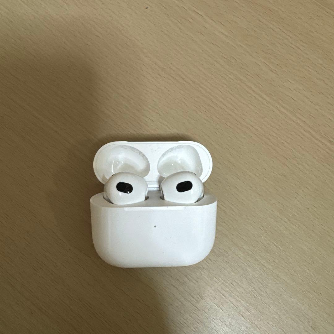 イヤホン AirPods3 with Lighting Charging Case
